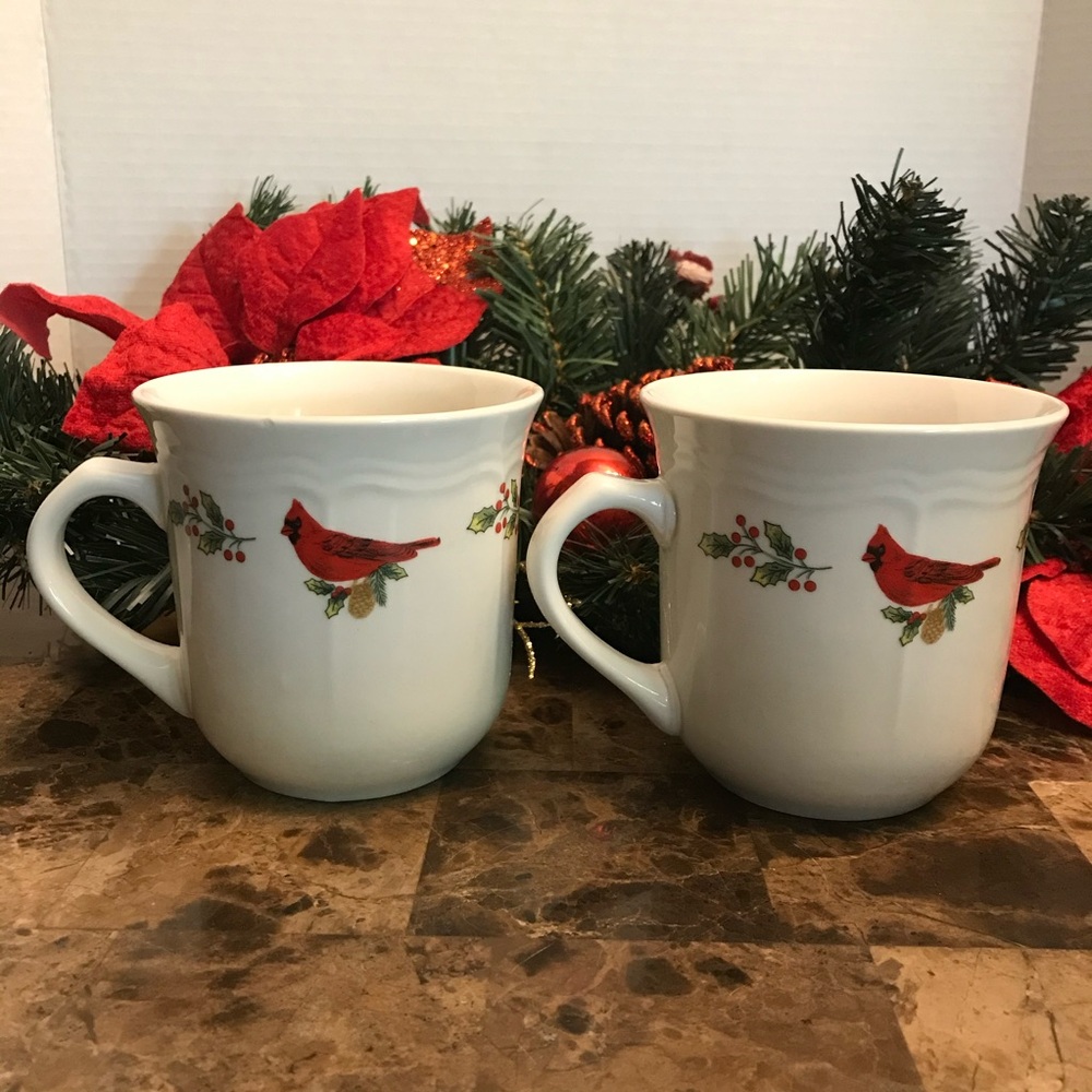 Set of two Gibson Cardinal Bird Christmas Holiday Coffee Tea Mugs Cups